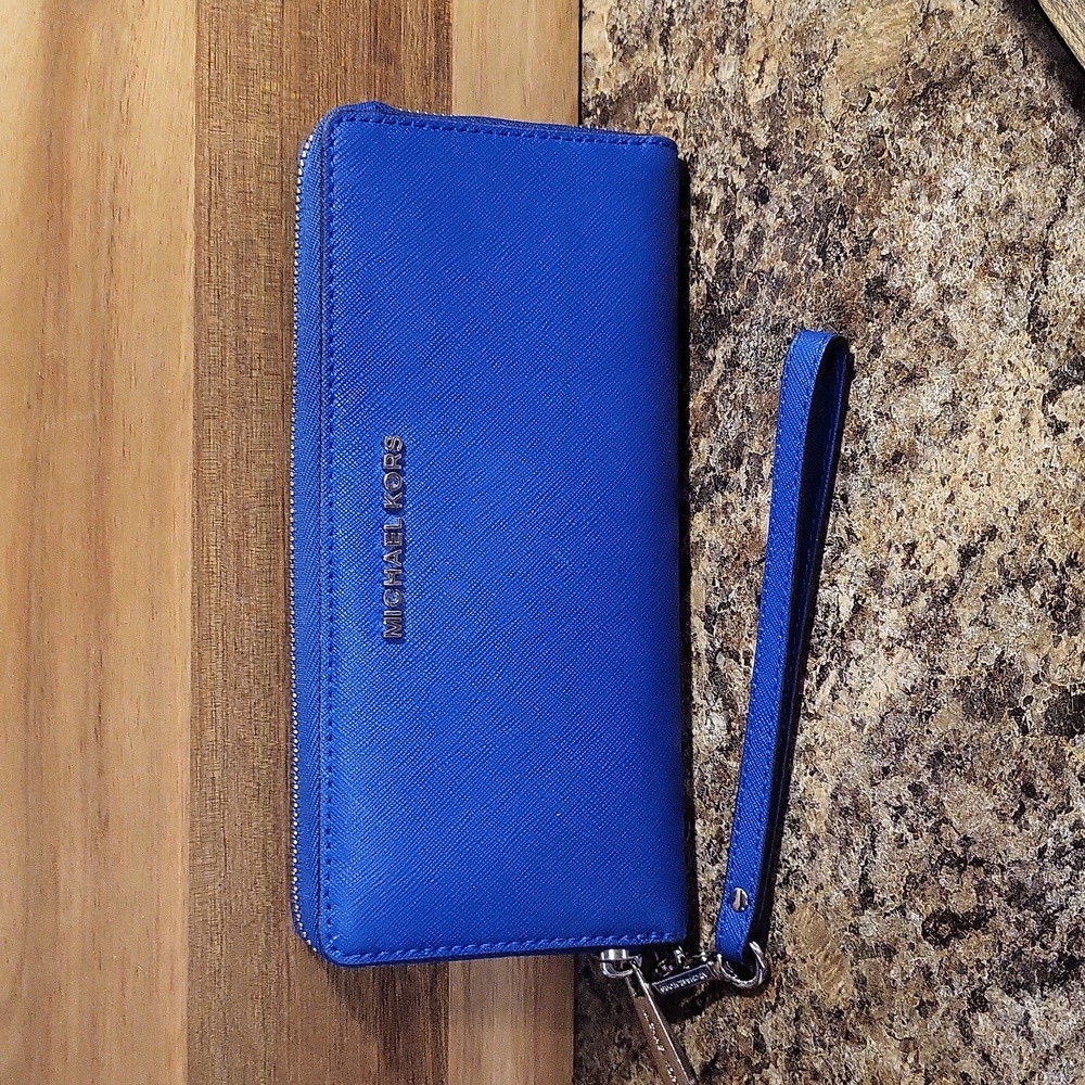 Michael Kors Leather Continental Wallet